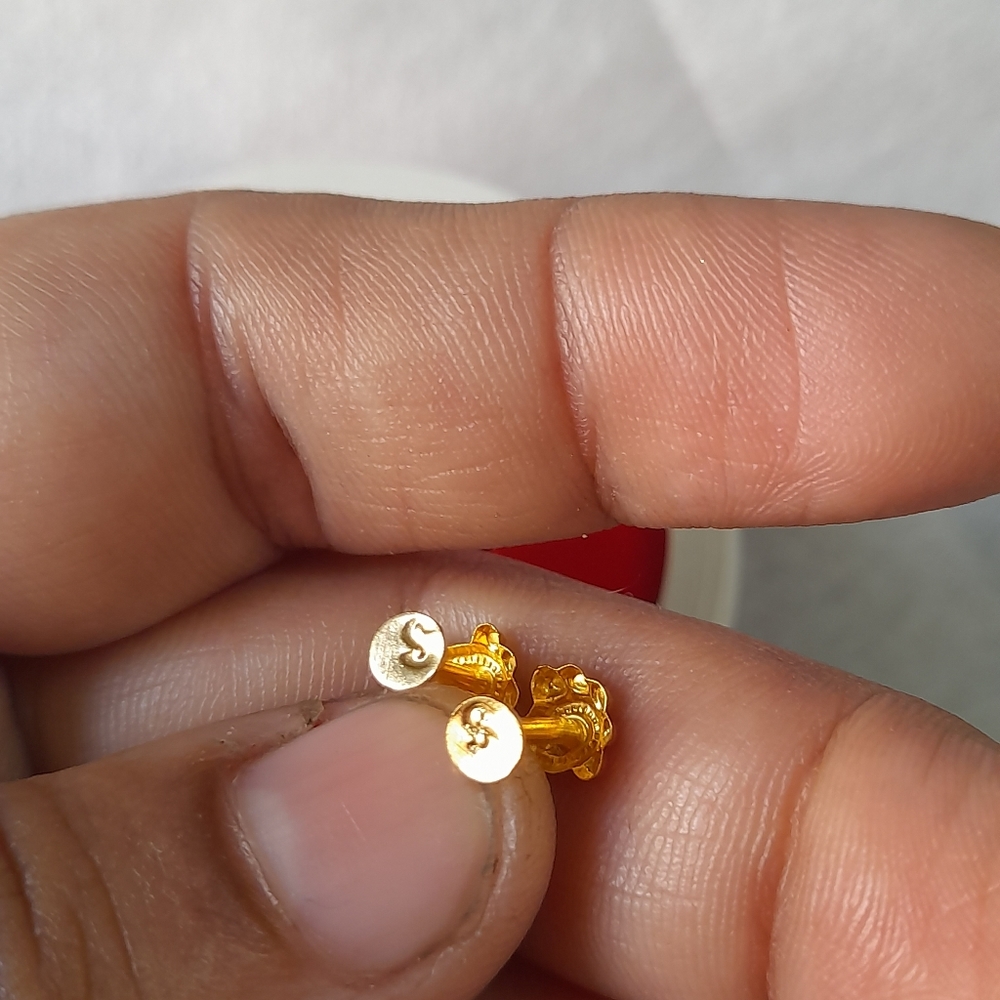 Beautiful combo 2pairs studs - Picture 7 of 16